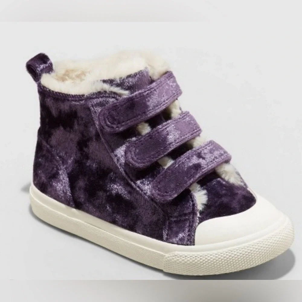 CAT & JACK Toddler Girls Velvet High Top Sneaker Shoe Purple Ruby Fur Velcro 5‎